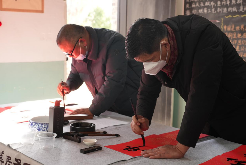 “福气”送到家门口 翰墨飘香暖人心