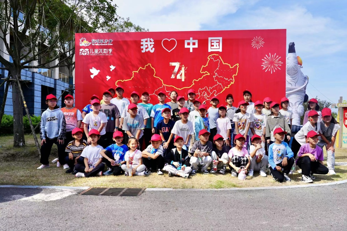 人潮如流、超级有戏！盐城草房子戏剧狂欢再创客流新高